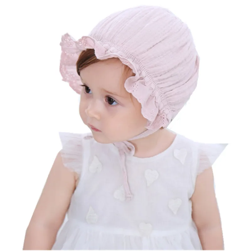 Gorro de bebé encaje calado y bordado floral para recién nacido - imagen 5