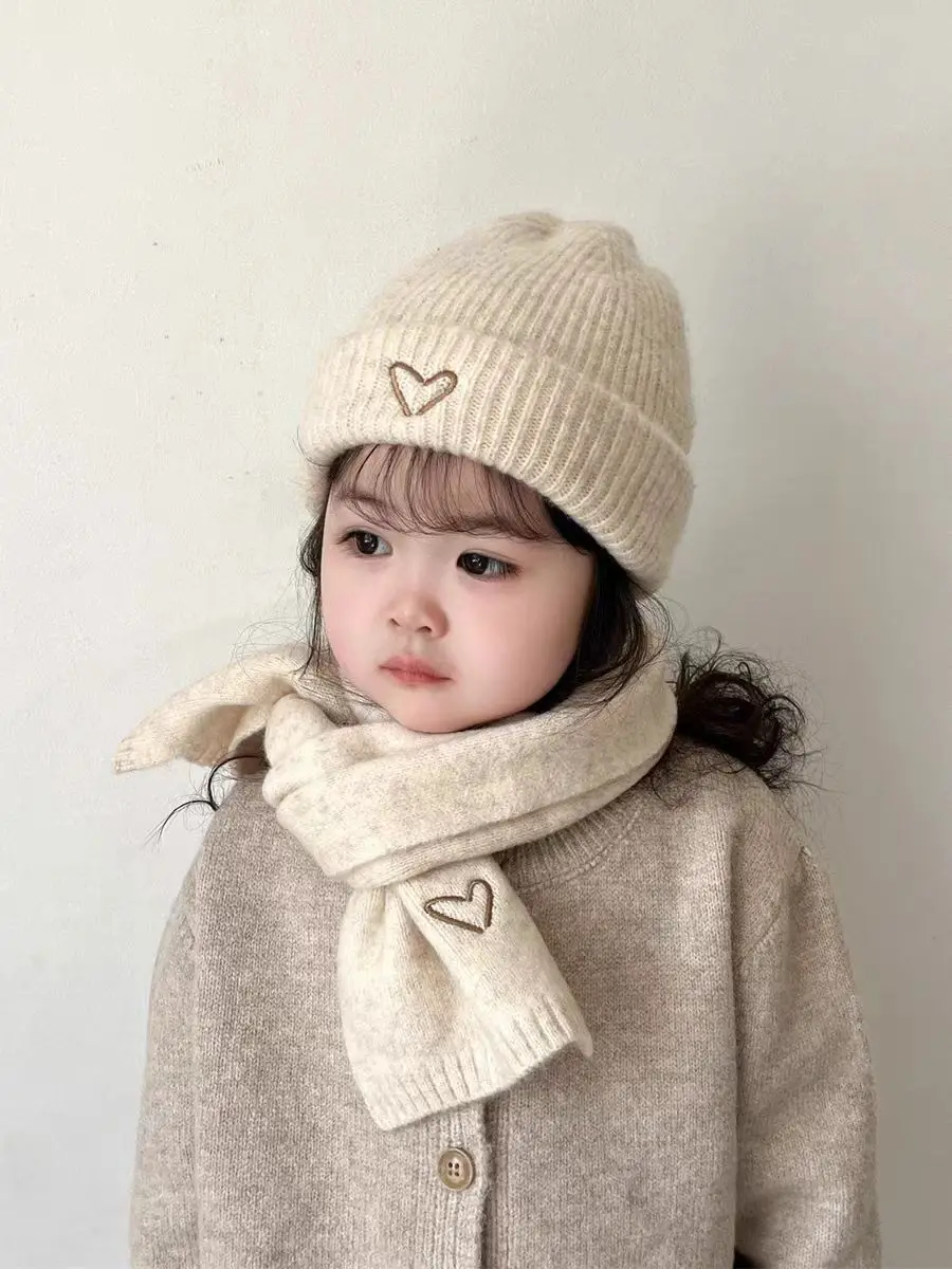 Gorro y bufanda combinados en varios colores