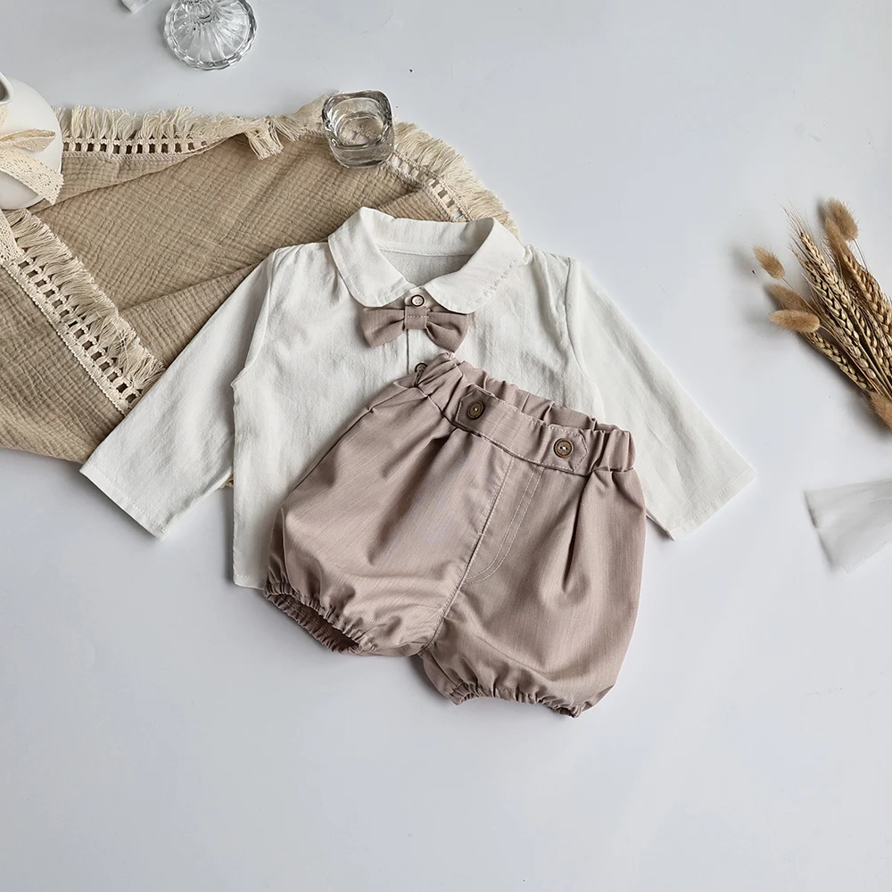 Conjunto bebé niño tipo gentleman: camisa y pantalón corto con nudo - imagen 3