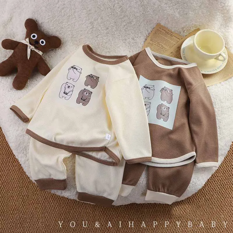 Conjunto de bebé informal con sudadera y pantalón deportivo