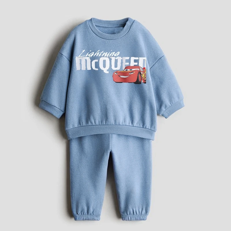 Conjunto infantil de otoño de Disney con diseño de coche