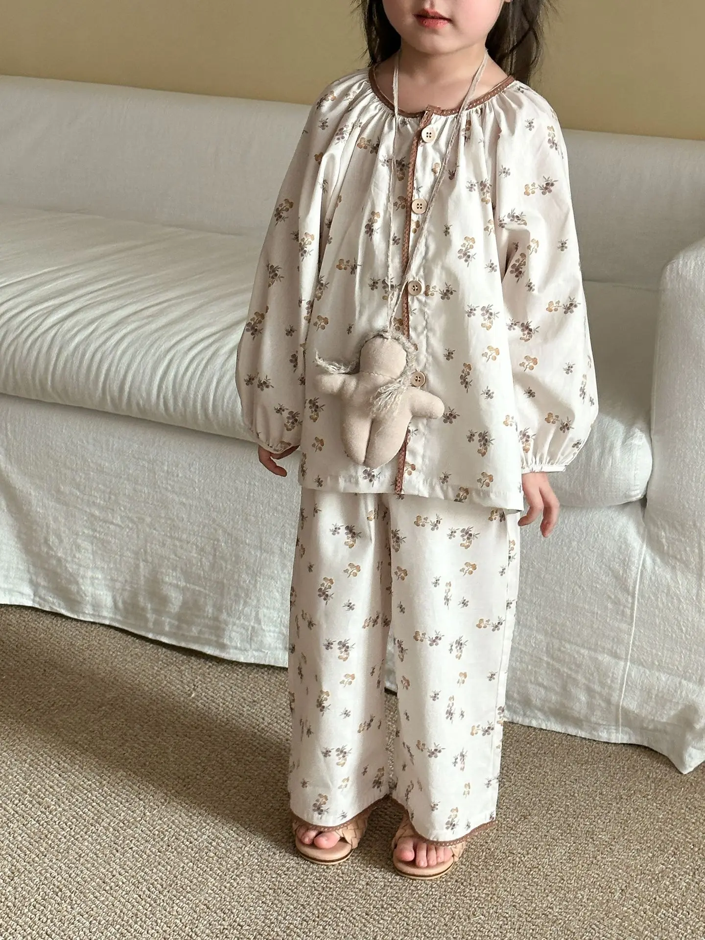 Pijama de algodón con estampado floral para niña