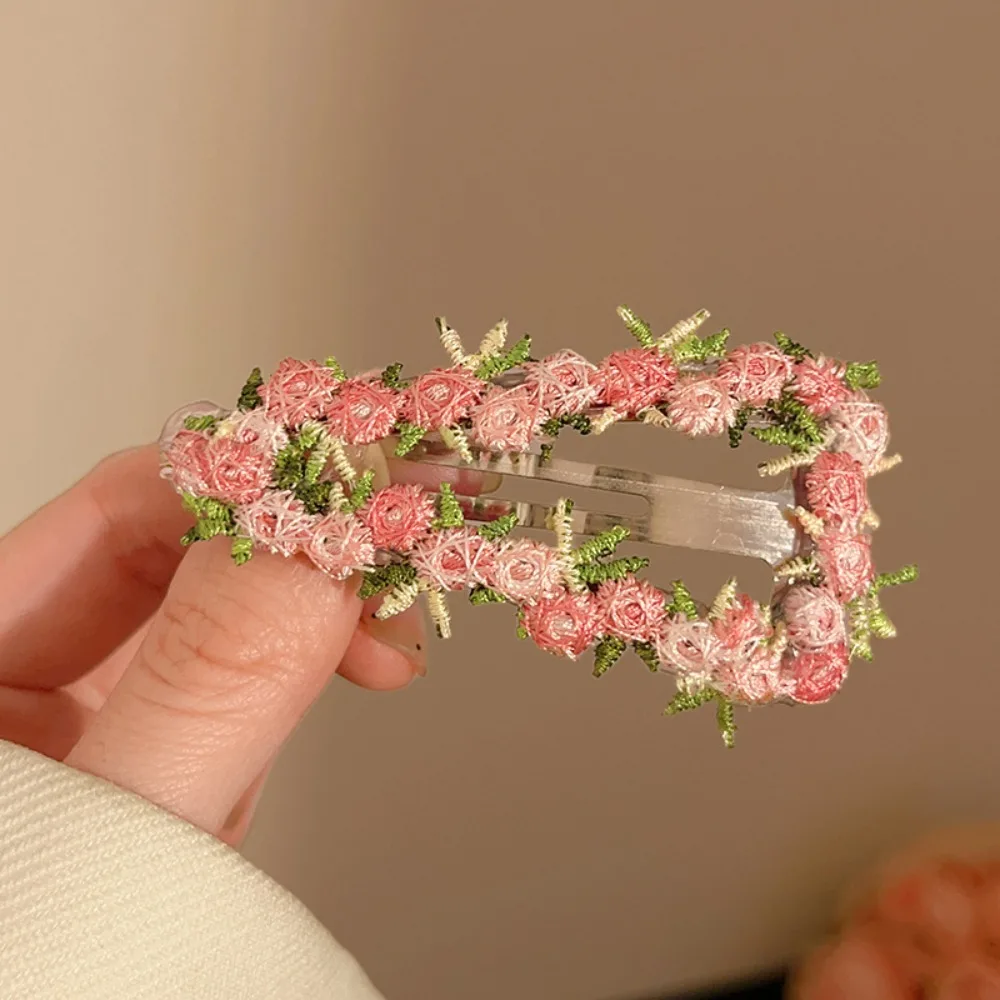 Pinzas para el cabello con bordado de flores y forma corazón - imagen 3