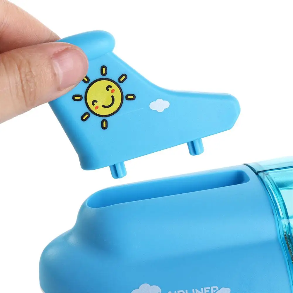 Avión eléctrico sobre superficie de juego