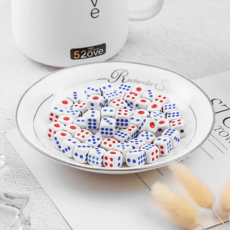 Dados de juego rojos y azules para partidas en mesa con fiesta - imagen 3