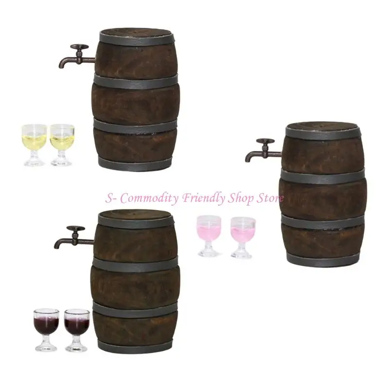 Barriles de vino en miniatura con copa y grifo