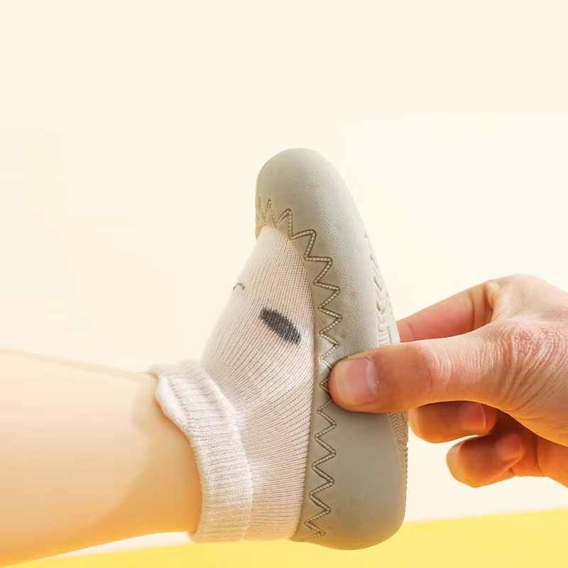 Zapatos de bebé para primeros caminantes con suela antideslizante 0-4