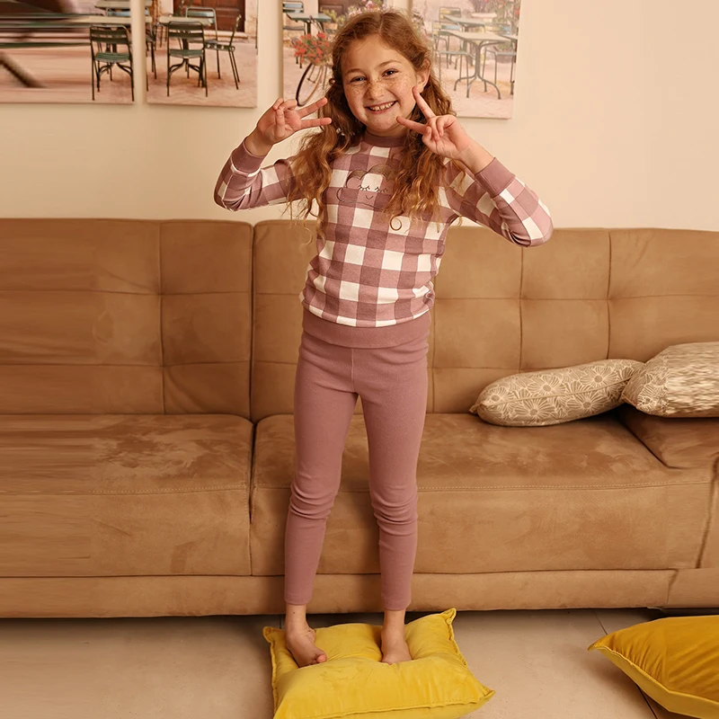Conjunto de pijamas a juego para hermanos con rayas verde y rosa - imagen 4