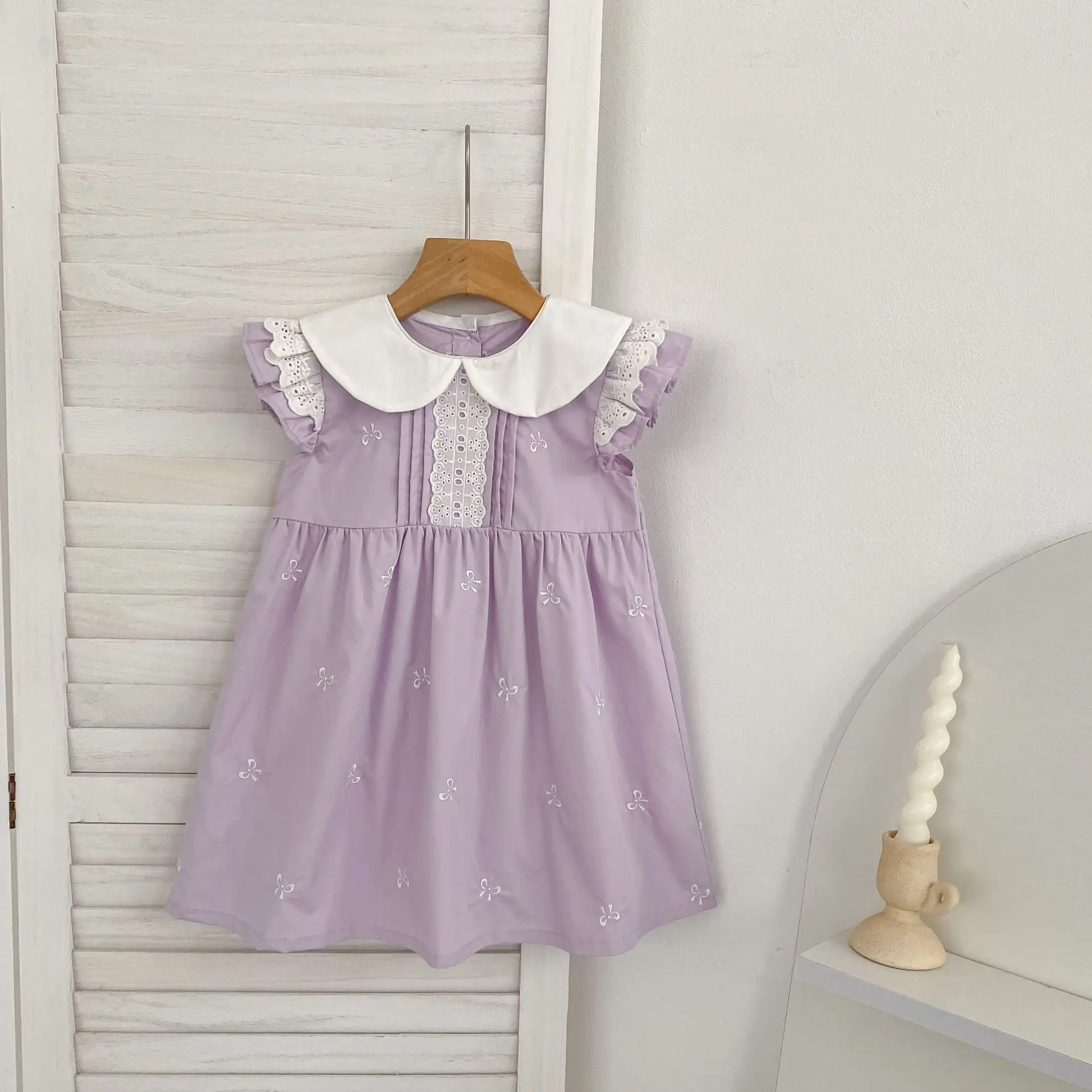 Detalle del cuello y estampado