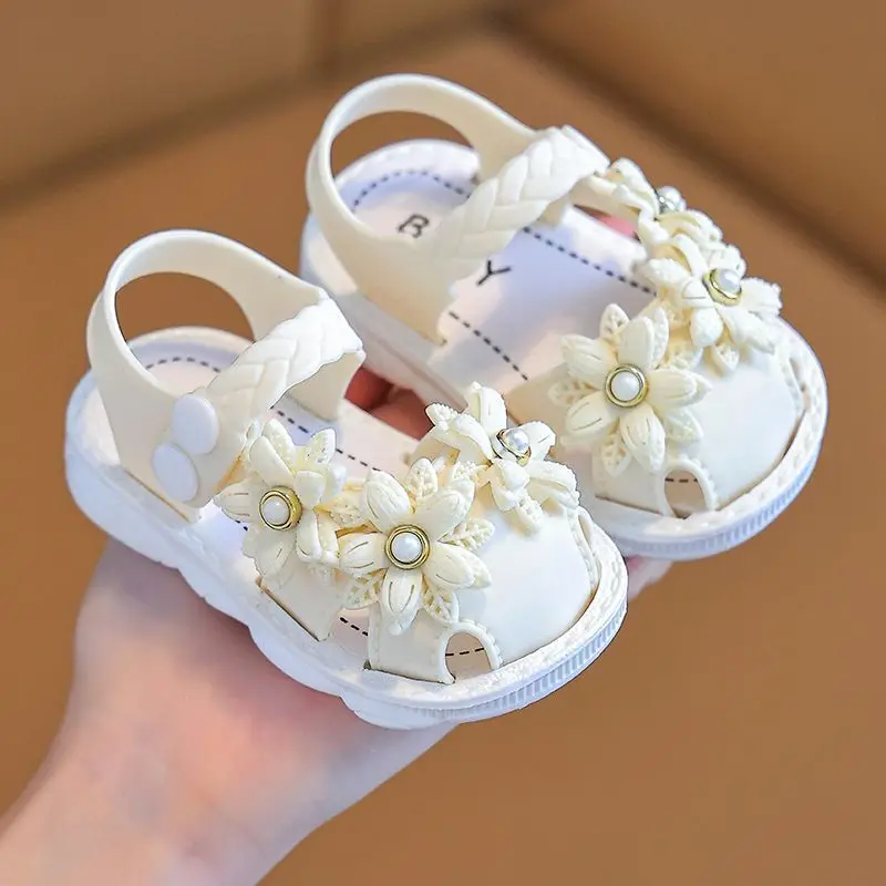 Sandalias de primeros pasos con perlas y flores, antideslizantes - imagen 2