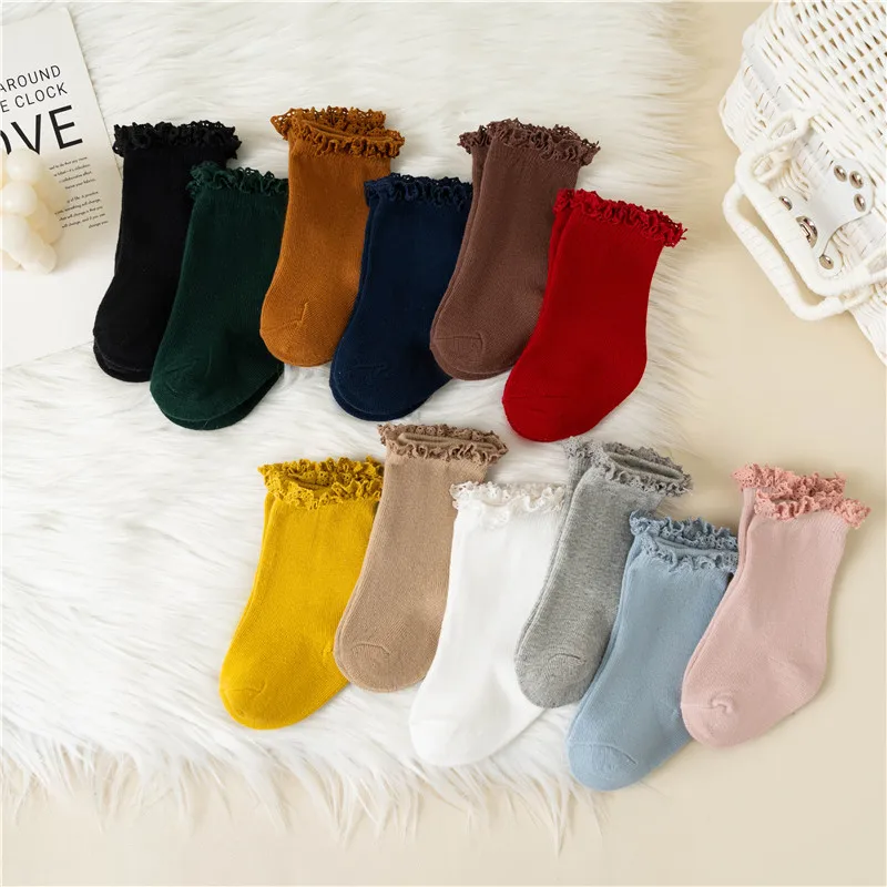 Calcetines cortos de algodón con volantes en color caramelo para niñas