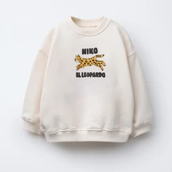 Sudadera negra infantil de otoño con estampado de manga larga