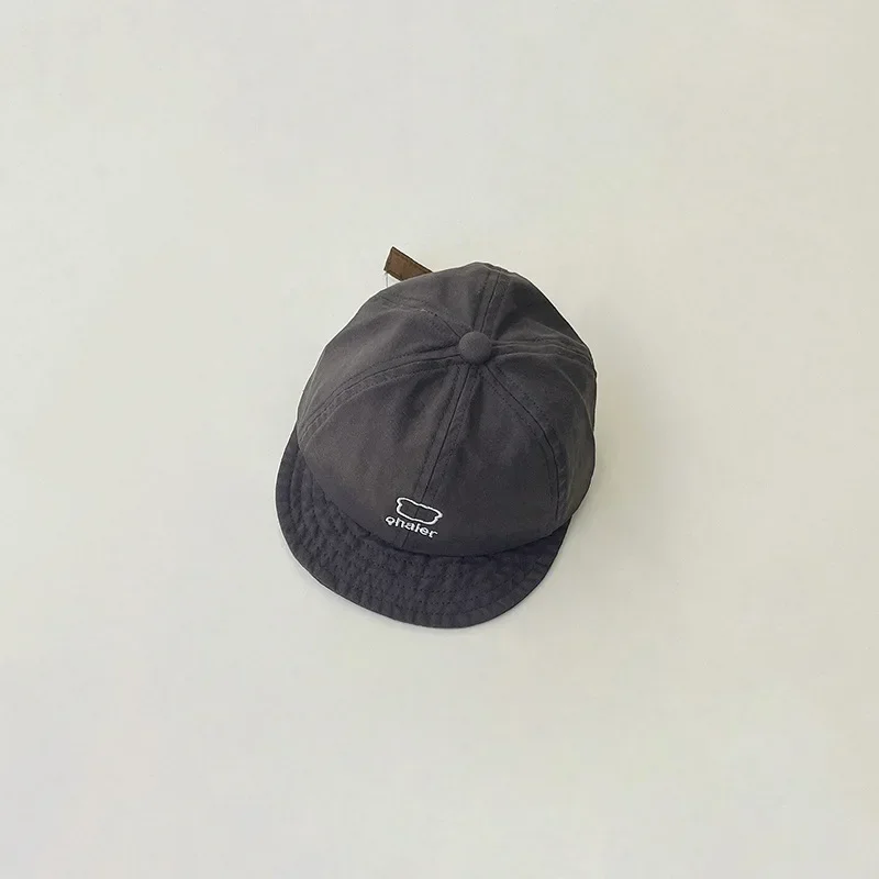 Gorra infantil con visera suave para bebé – Unisex - imagen 5