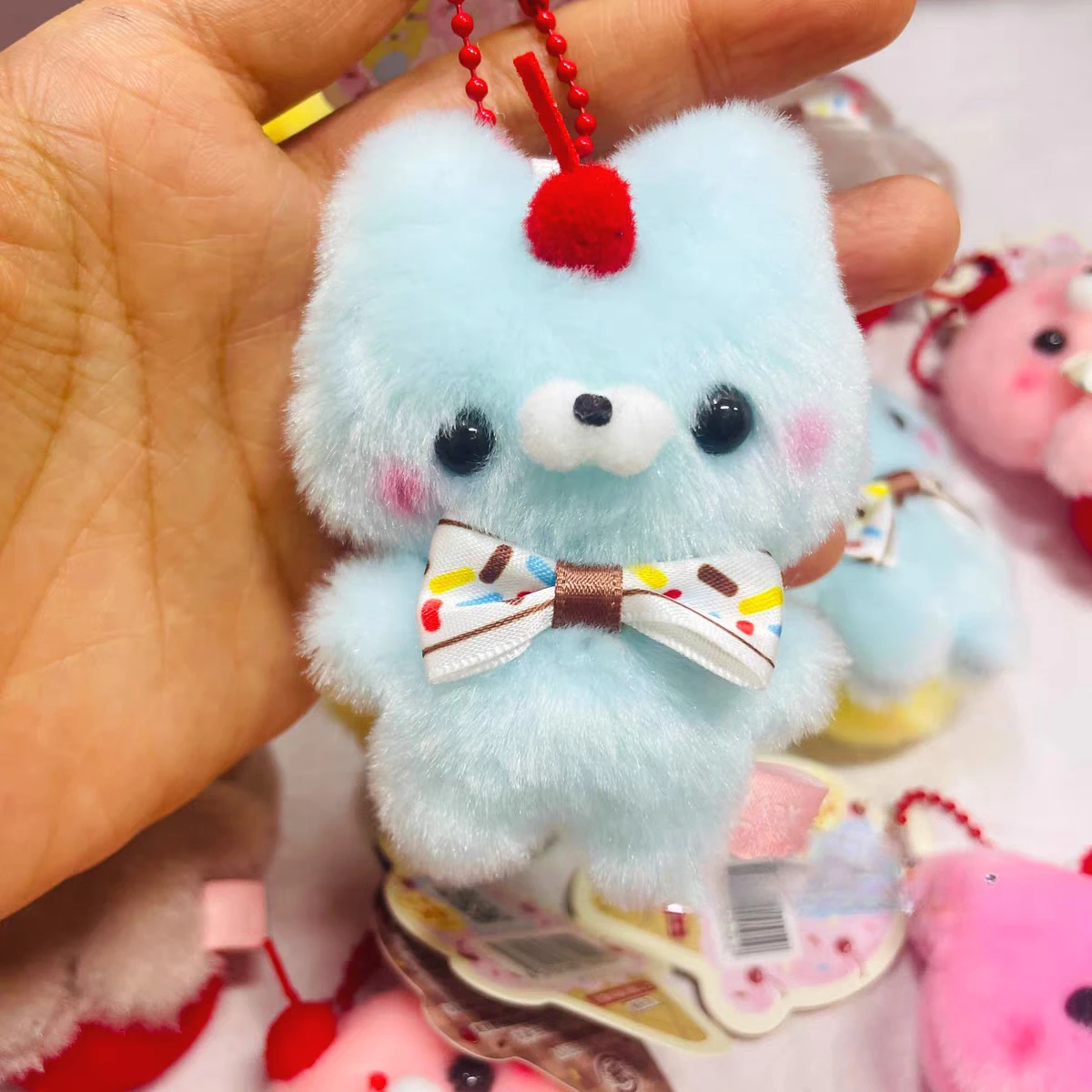 Yell peluche colgante Sukutto Tacchi-san con lazo de cereza - imagen 4
