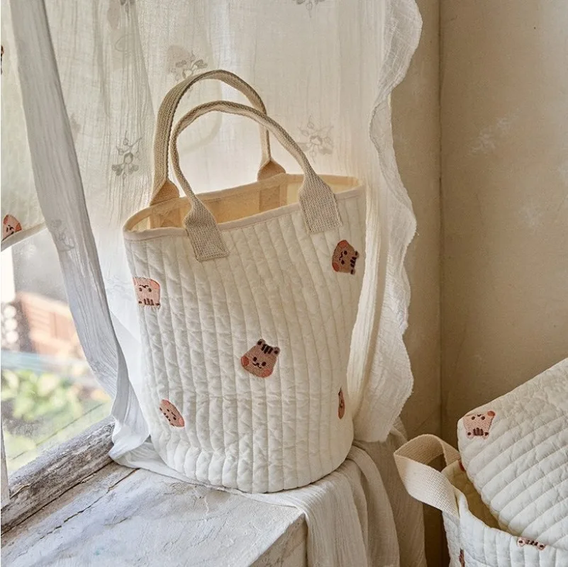 Bolsa de pañales bordada para bebé – Osito y conejito Floral - imagen 2