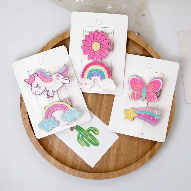 Horquilla de unicornio estilo coreano sobre cabello rubio