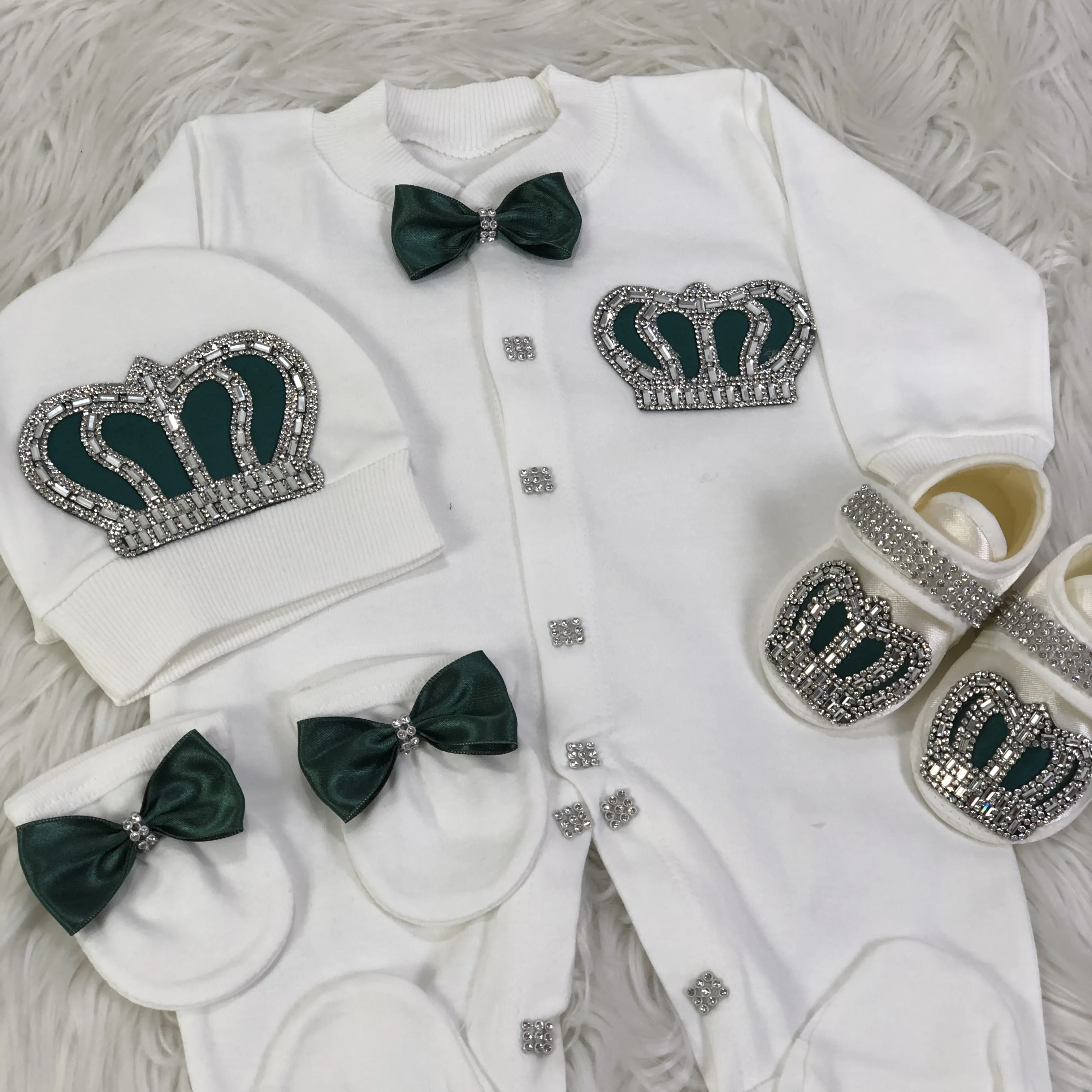 Dollbling Conjunto bebé de lujo con cristales dorados y esmeralda - imagen 2