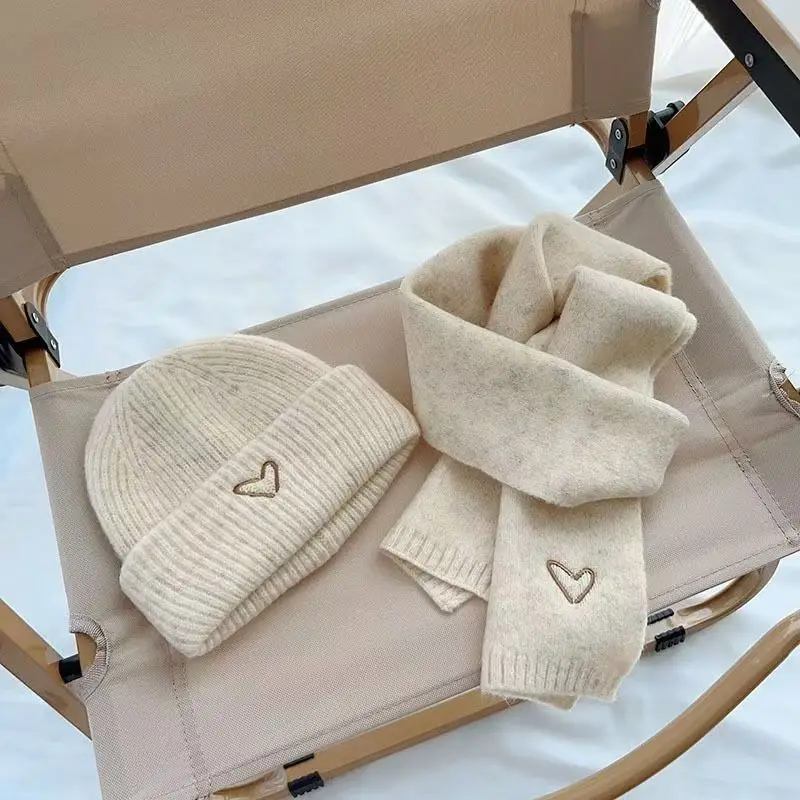 Conjunto de gorro y bufanda de lana para niños – Tejido cálido - imagen 4