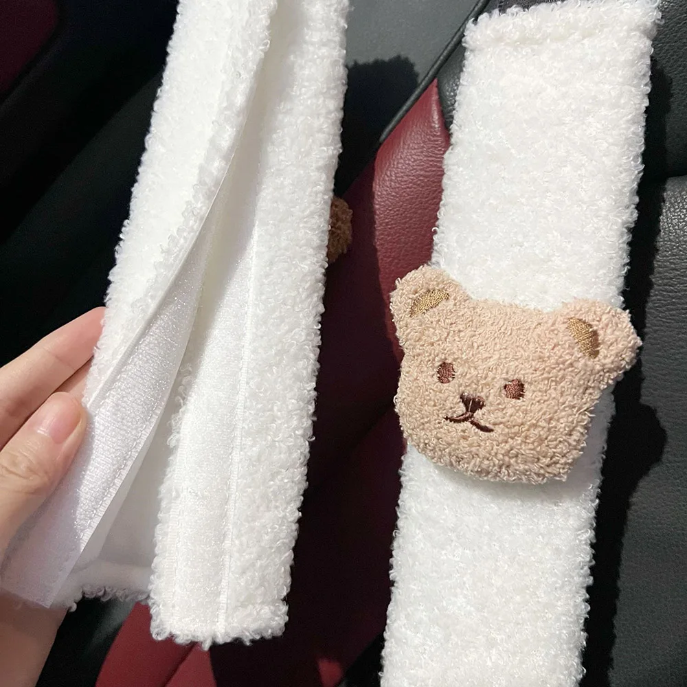 Funda protectora de cinturón de seguridad para coche – Diseño suave de oso de peluche - imagen 2