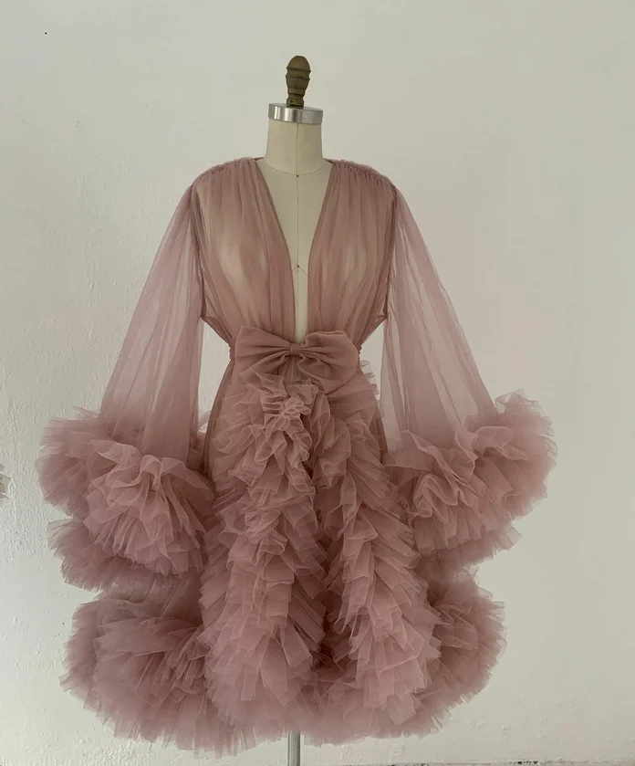 Vestido de maternidad de manga larga con acabado tipo tul para sesiones y eventos