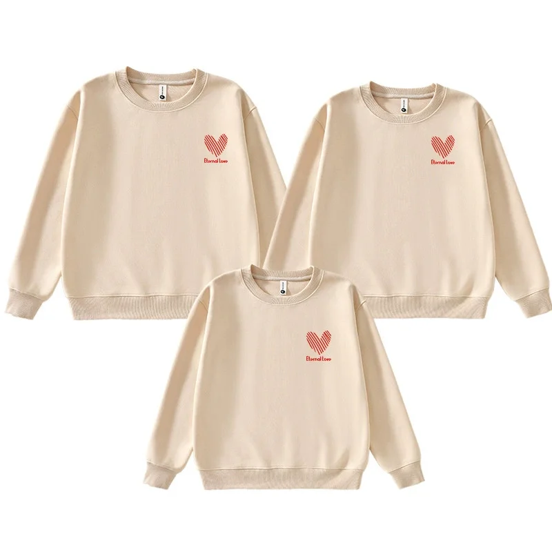 Sudadera familiar a juego en tono neutro