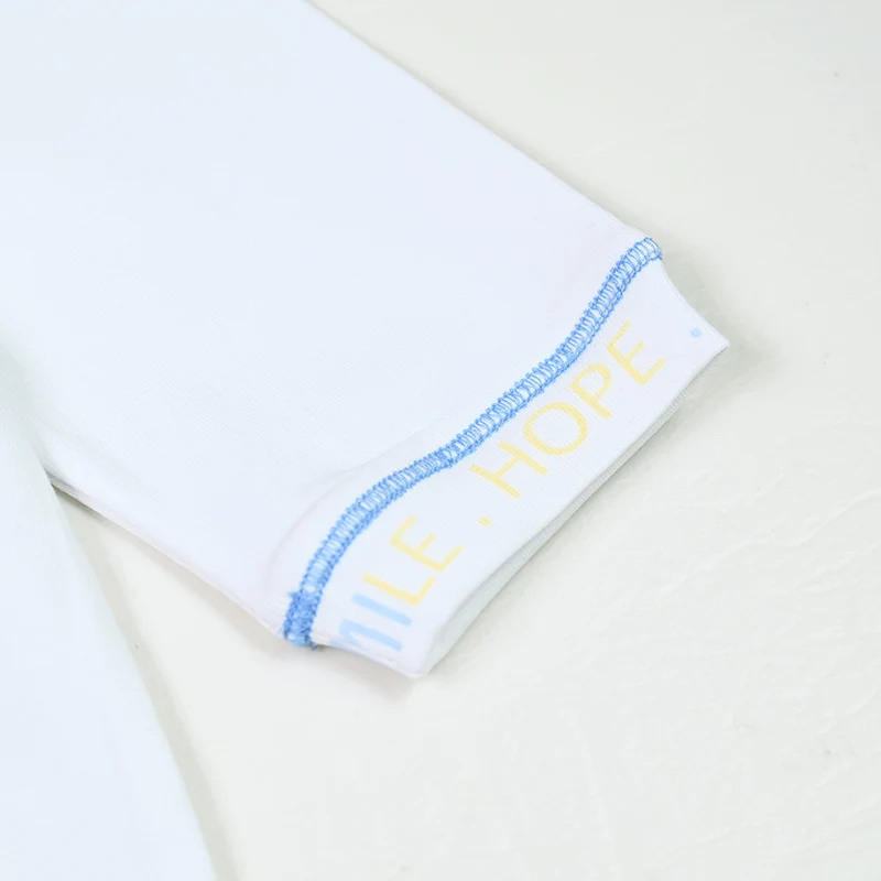 Overol para bebé con textura estampada en amarillo felpa