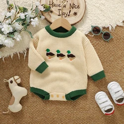Pelele bebé beige de manga larga para otoño e invierno