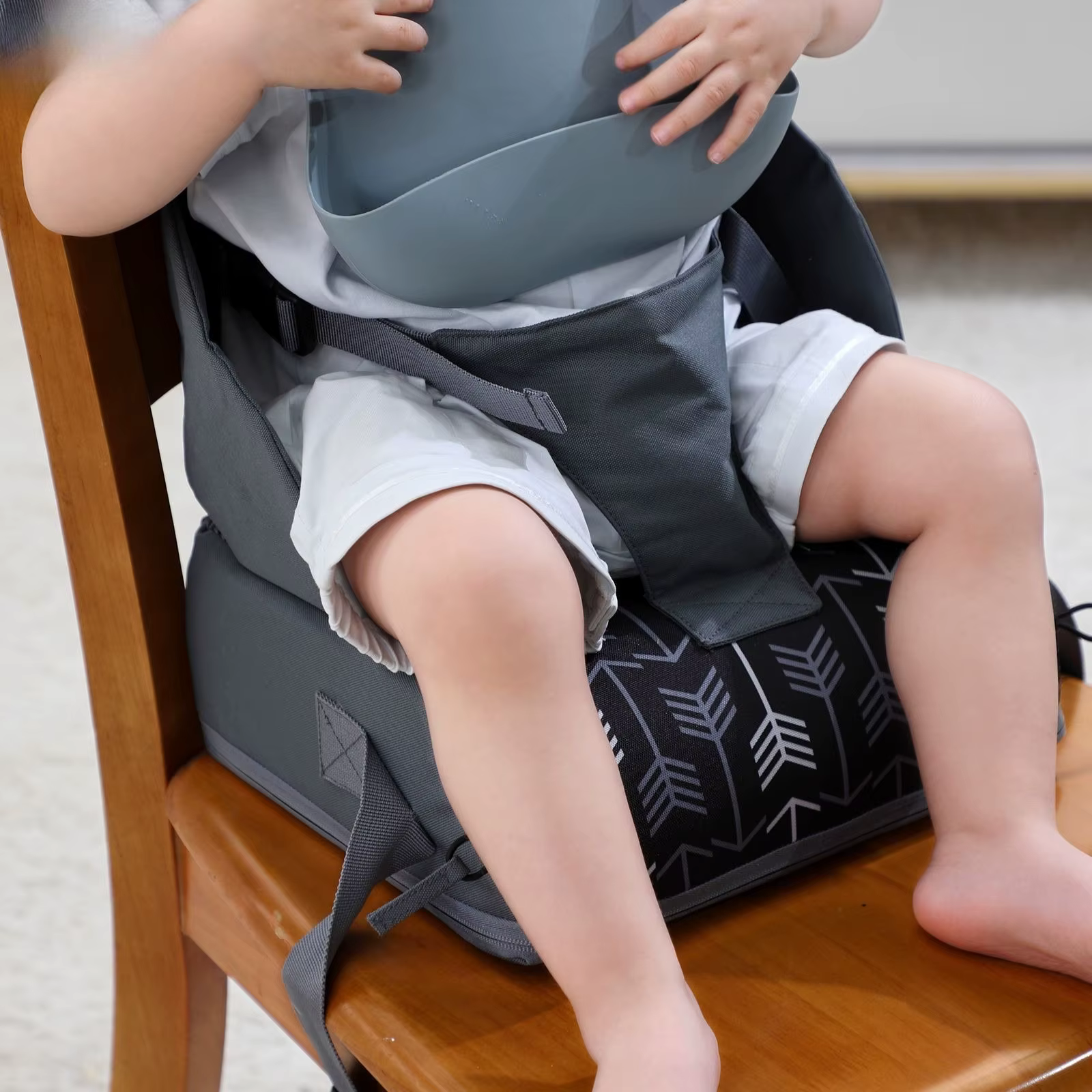 Asiento elevador portátil plegable para bebés y niños pequeños - imagen 2