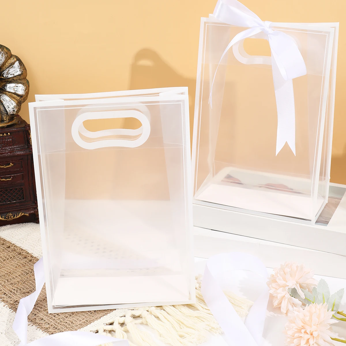 Bolsa transparente para golosinas bebé con cinta blanca - imagen 2