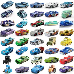 Coche juguete Cars 3 metal a escala con Lightning McQueen y Mack