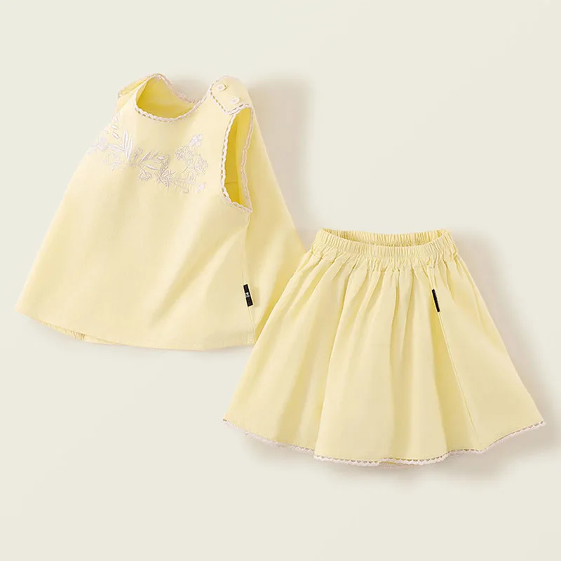 Conjunto verano niña: top sin mangas bordado y shorts - imagen 3