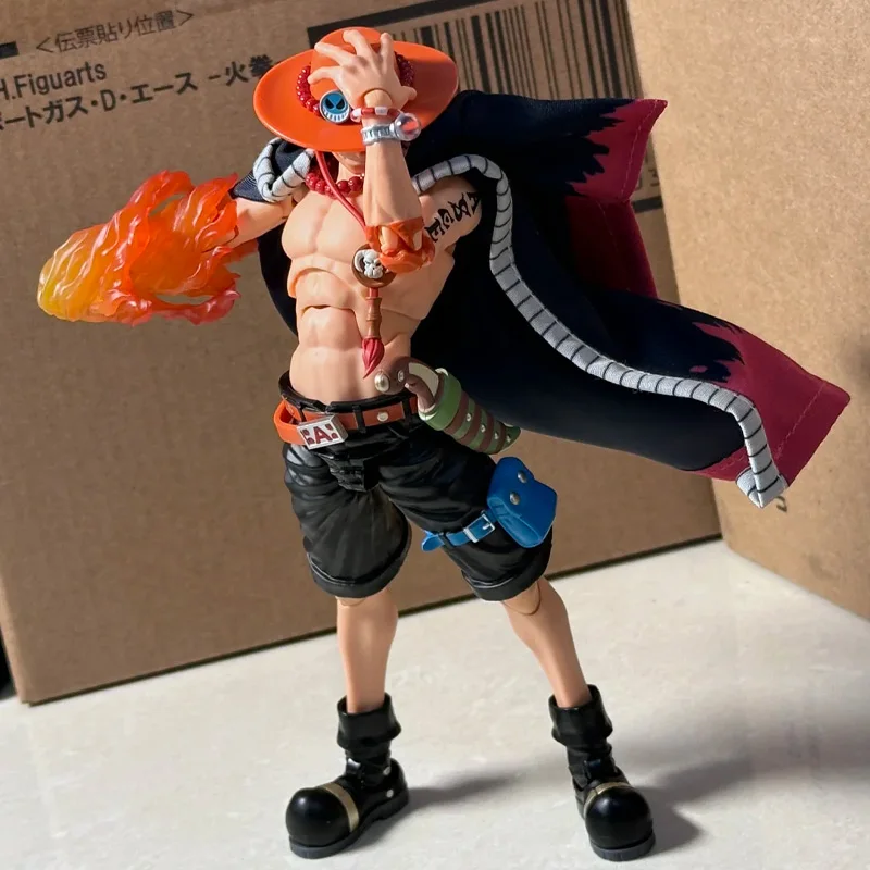 Vista frontal de la figura de Portgas D. Ace
