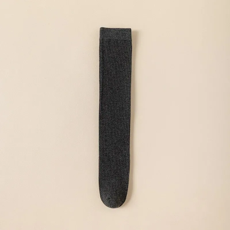 Calcetines altos hasta la rodilla blancos y negros sin costuras - imagen 5
