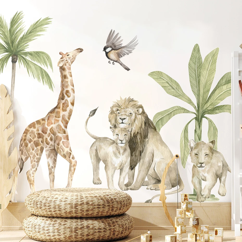 Jirafa y animales salvajes africanos en acuarela como decoración de pared