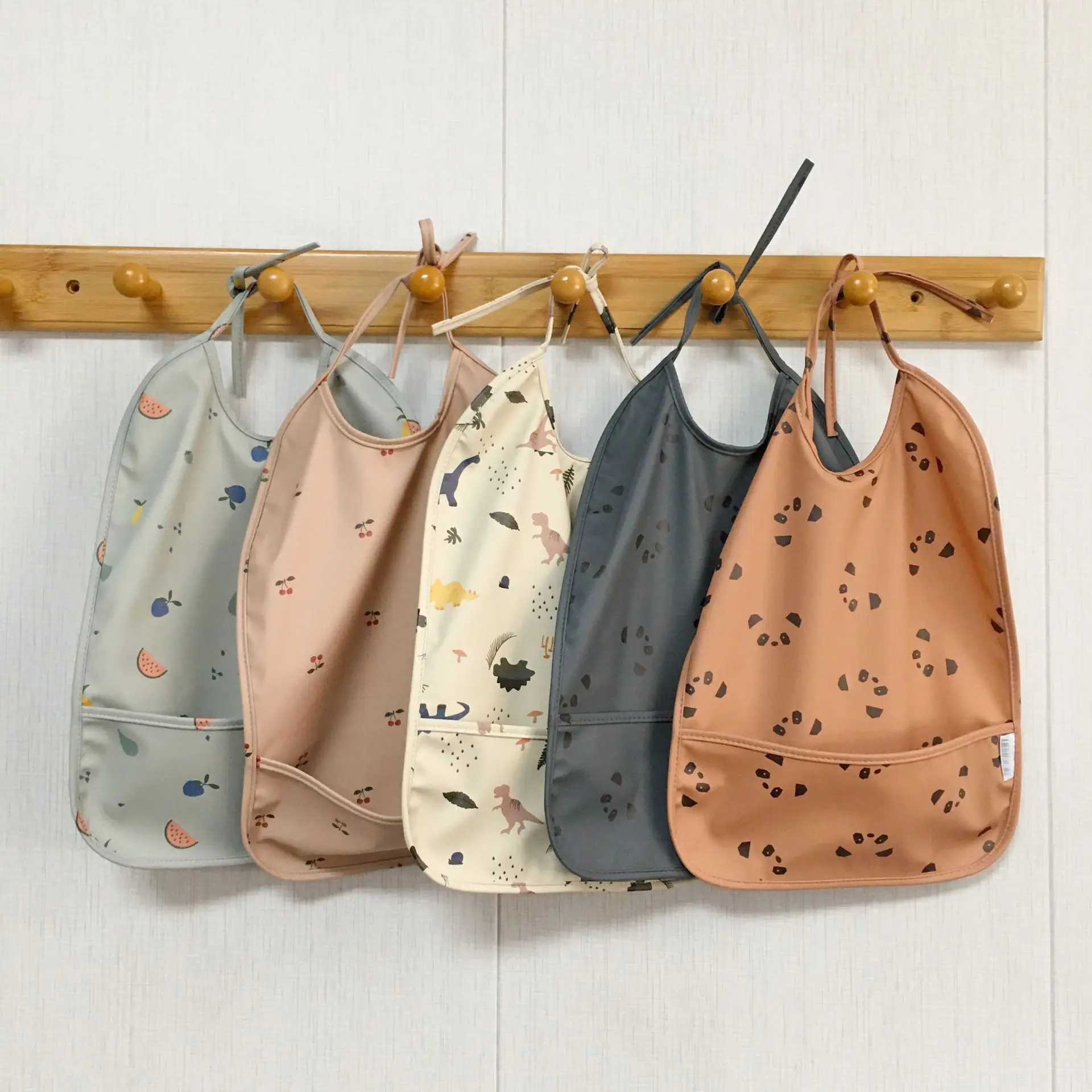 Babero impermeable de muselina con dibujos para bebé y niño - imagen 2
