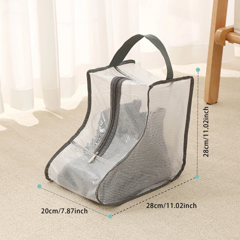 Fundas transparentes mostrando botas dentro