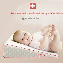 Almohada antivómitos inclinada antideslizante transpirable para bebé
