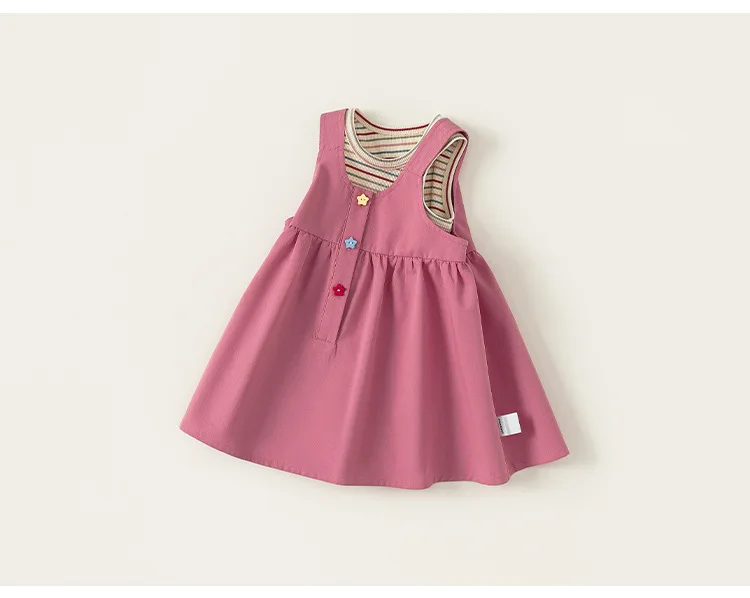 Detalle del conjunto infantil para verano