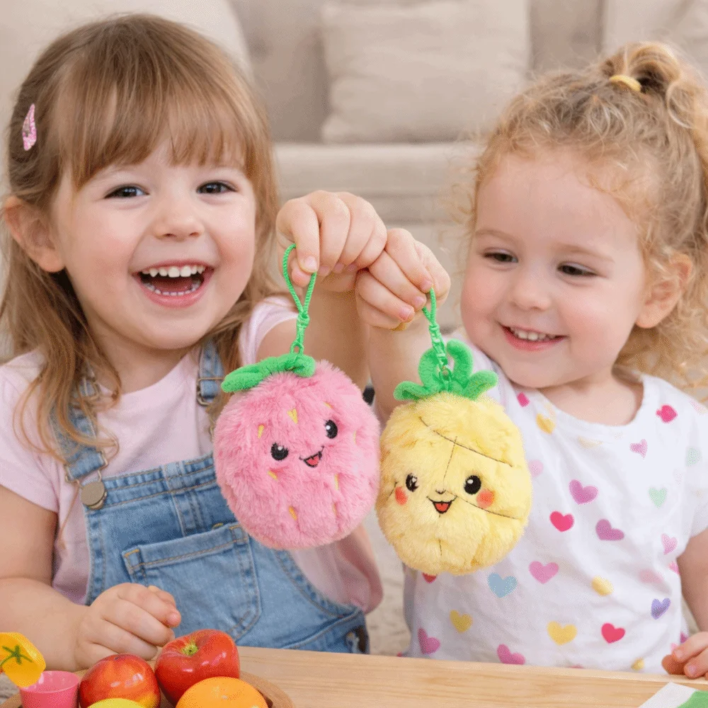 Peluche de fresa y piña súper suave para colgar en bolso decoración - imagen 2