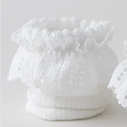 Calcetines altos de encaje para bebé niña – Dulces y elegantes