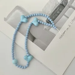Colgante para móvil con cuentas acrílicas en forma de corazón