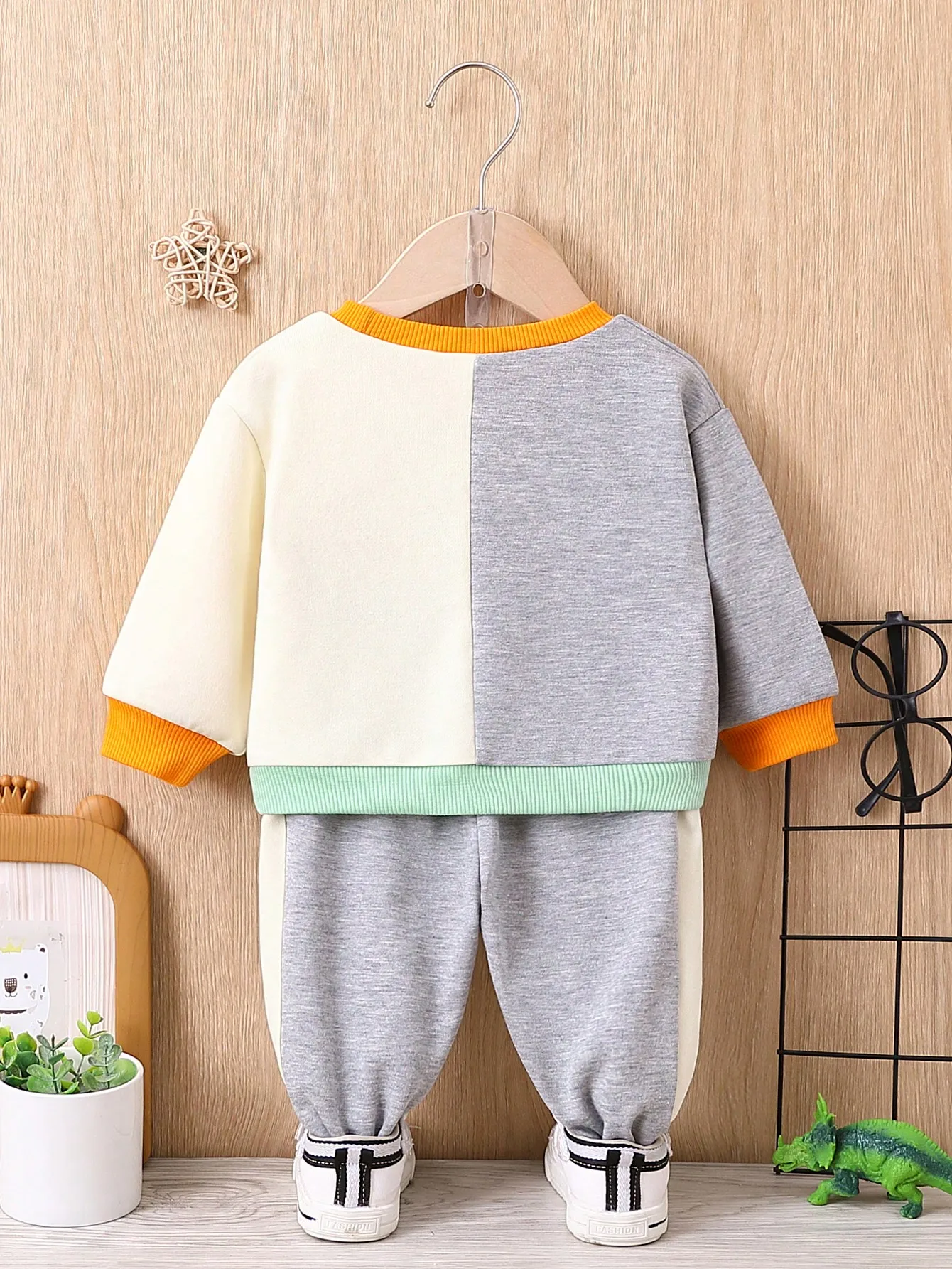 Conjunto de bebé niño con capucha patchwork casual de otoño - imagen 3