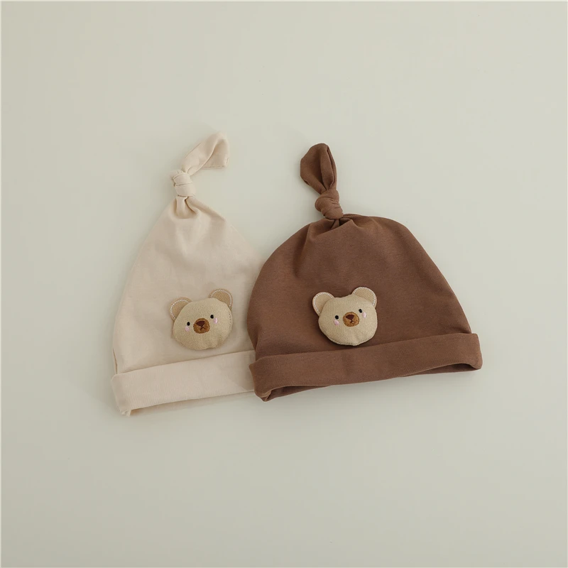 Gorro bebé con cola de oso suave en algodón para invierno unisex