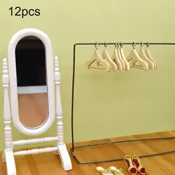 Pesas miniatura de madera para habitación infantil