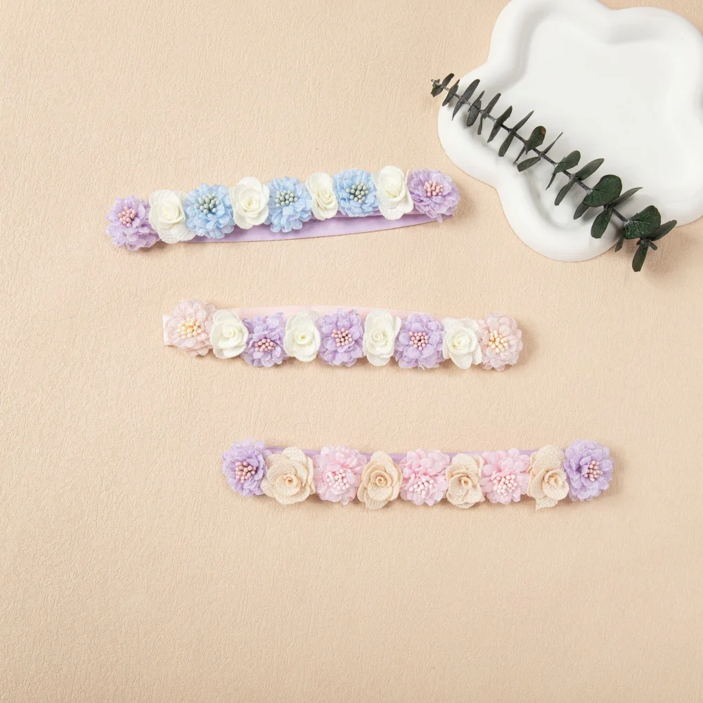 Banda elástica con flor para niña – Accesorio princesa - imagen 2