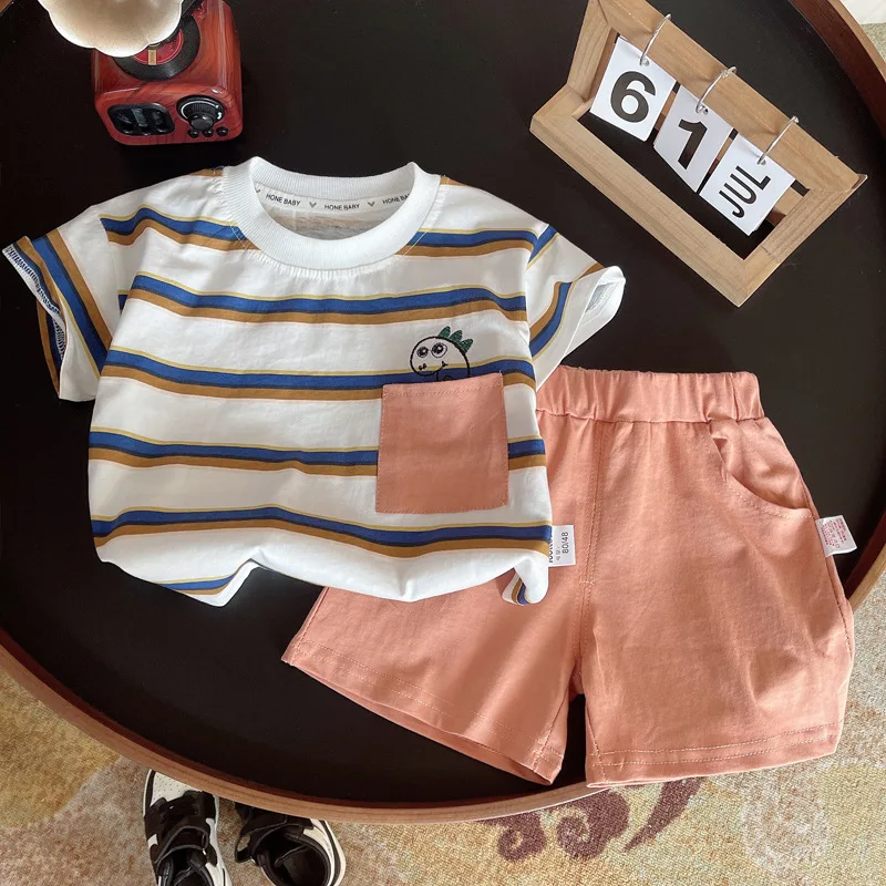 Conjunto de verano para bebé: camiseta a rayas y pantalón corto - imagen 2