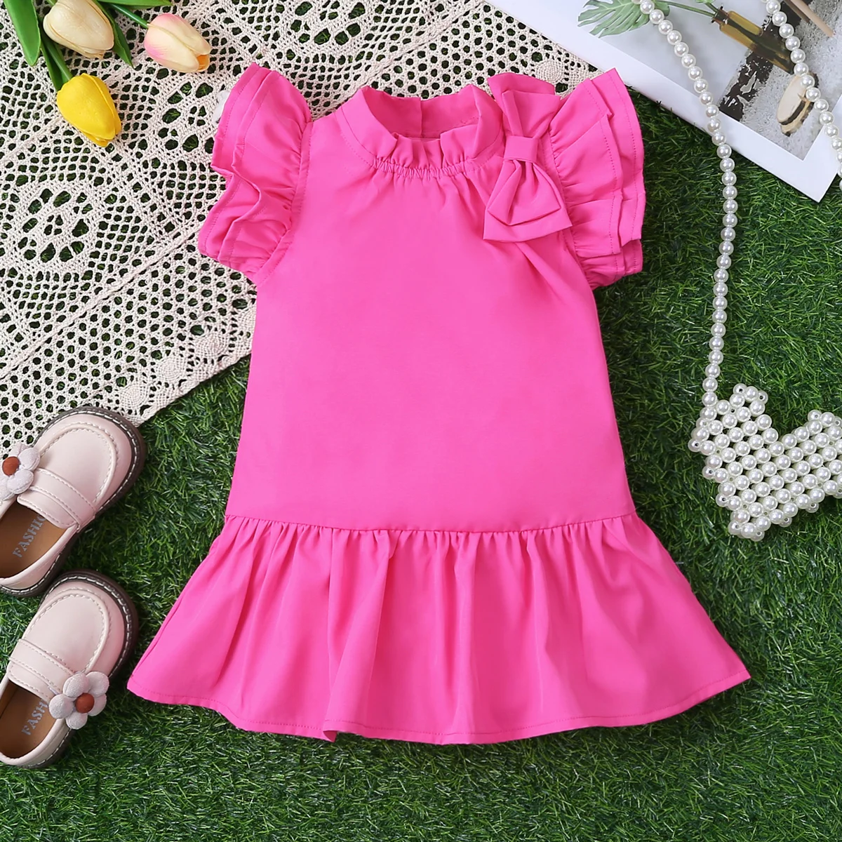 Vestido de princesa en encaje con mangas voladoras para bebé
