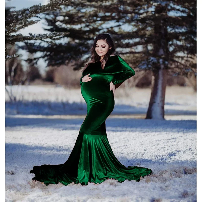 Vestido de maternidad terciopelo dorado con cuello volantes