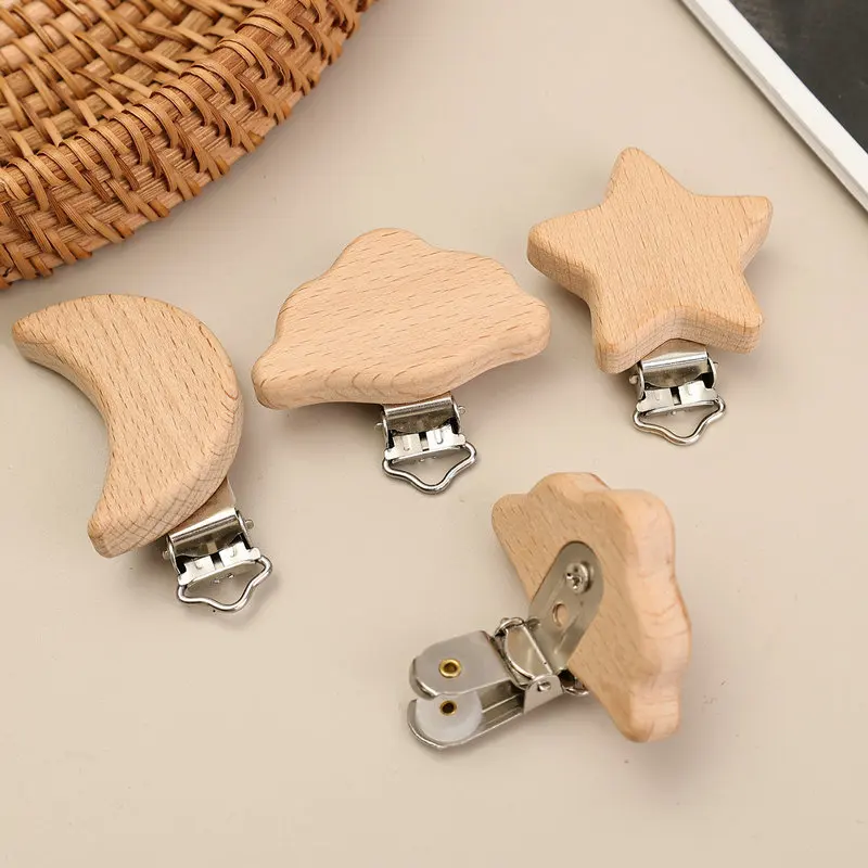 Clip de madera con forma de nube
