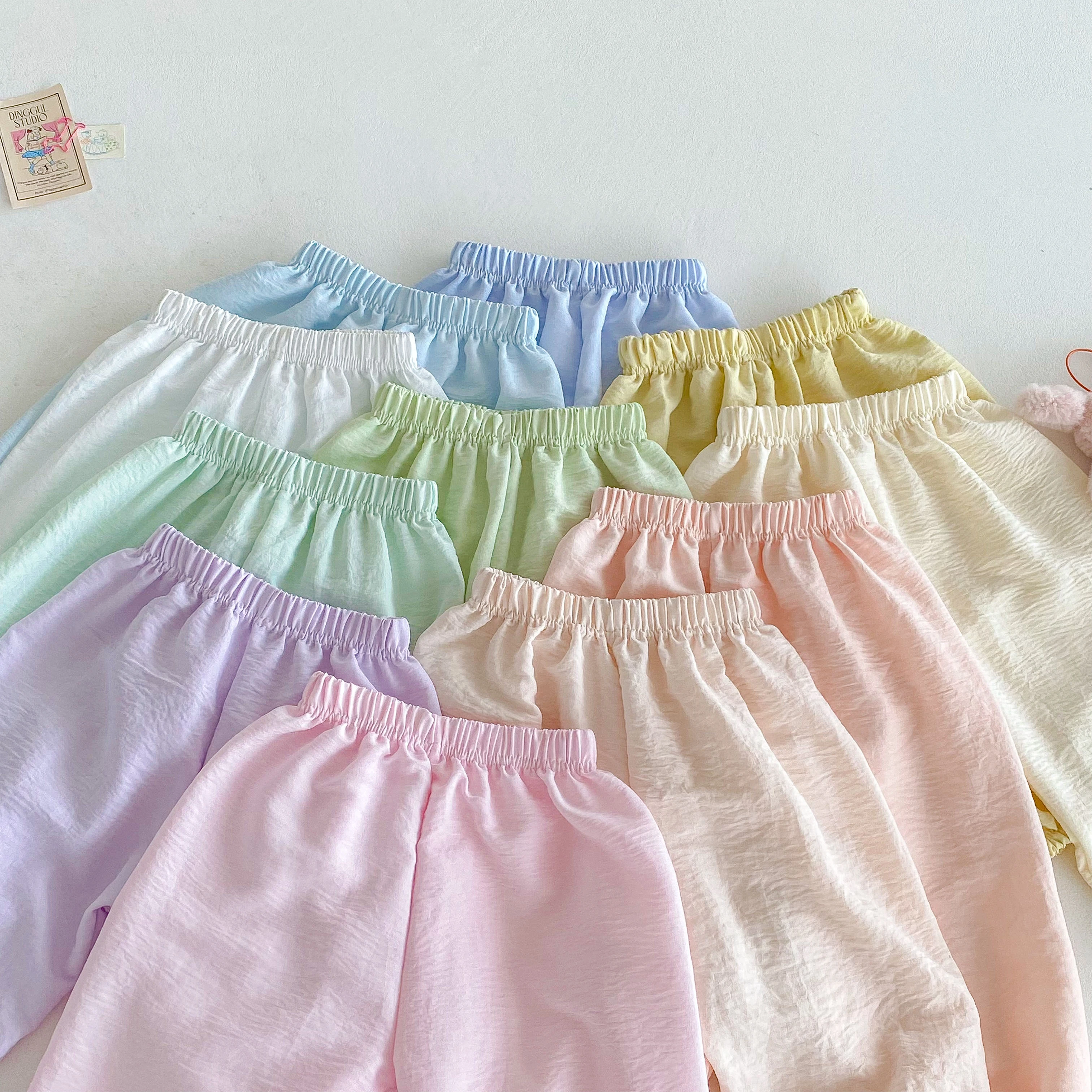 Detalle de uso: pantalón fino para verano